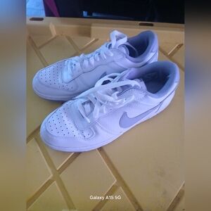 Nike Big Nike Low Sneakers